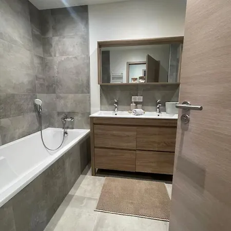 Independant Calme Confort Detente Et Convivialite * 伊斯内姆